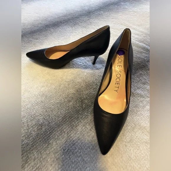 Sole Society Black Leather Pointed Toe Career Work Church Pumps Shoes Heels 8.5 - Picture 1 of 8